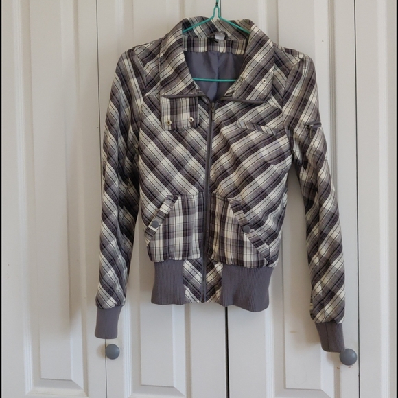 Spring Jacket - Picture 2 of 5